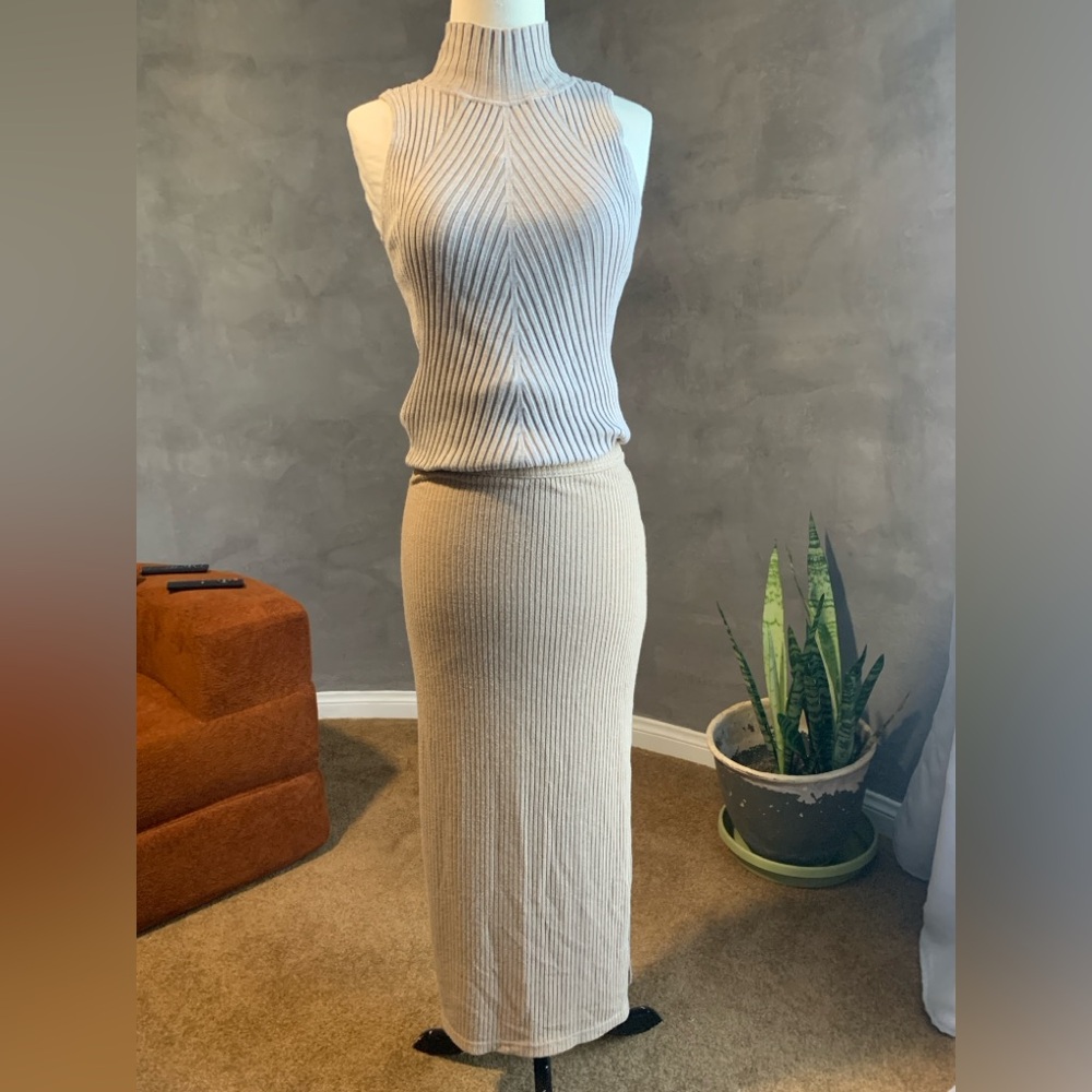 Abercrombie Ribbed Blush Beige Midi Skirt